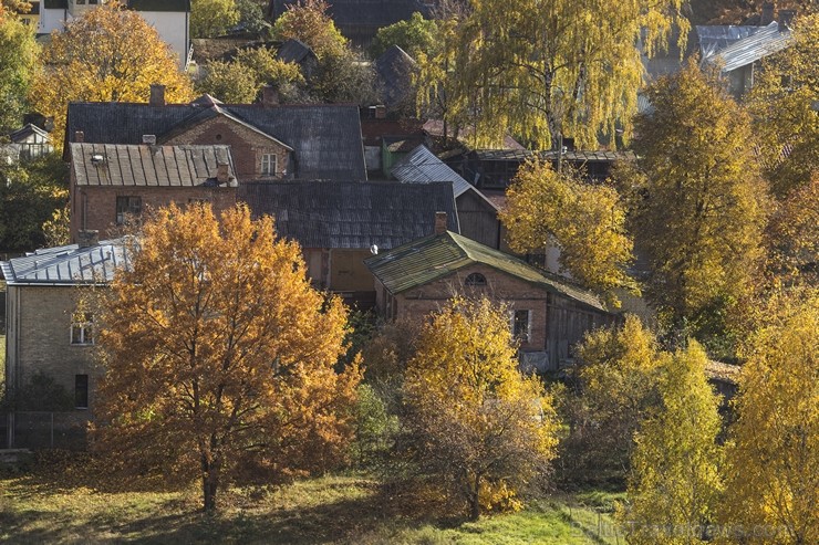 Svētā Sīmaņa baznīca ir lieliska platforma zelta rudens baudīšanai Valmierā 107661