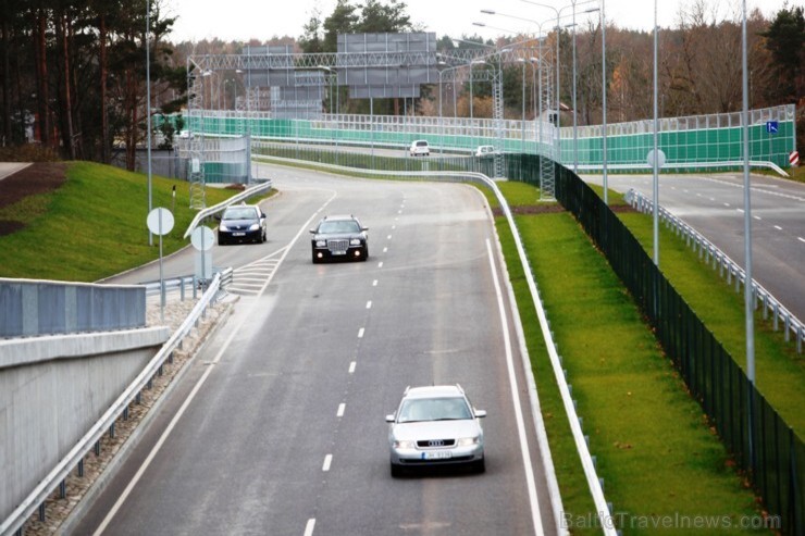 Ceļo droši! Satiksmei pilnībā atklāta Dienvidu tilta trešā kārta 108418