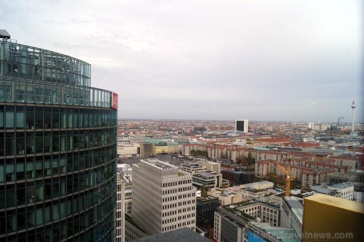 No Berlīnes Potsdamas laukuma paveras elpu aizraujošs skats uz pilsētu. Šeit patiešām var redzēt, ka Berlīne ir metropole - pilsētai malu nemaz nevar  108954