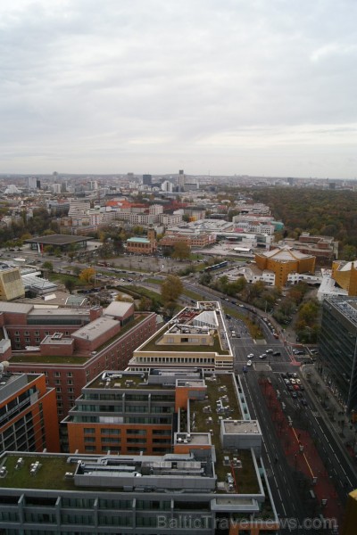 No Berlīnes Potsdamas laukuma paveras elpu aizraujošs skats uz pilsētu. Šeit patiešām var redzēt, ka Berlīne ir metropole - pilsētai malu nemaz nevar  108967