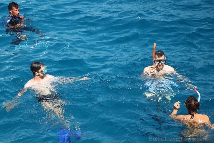 Snorkelēšana Sarkanajā jūrā ir gandrīz kā pienākums katram tūristam  - vairāk informācijas par ceļojumiem uz Ēģipti skatiet pie GoAdventure 109027