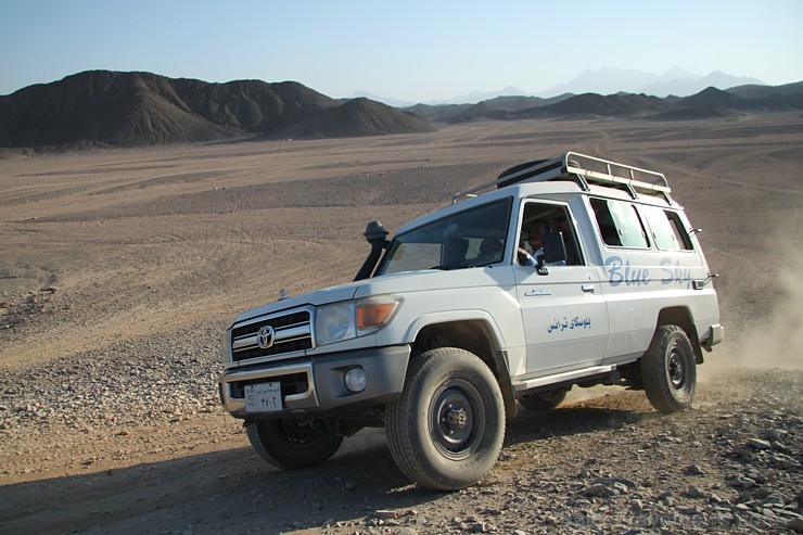 Džipu izbrauciens tuksnesī pie Hurgadas. Vairāk informācijas par ceļojumiem uz Ēģipti pie tūroperatora GoAdventure 109060