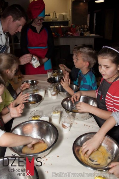 Katru otro sestdienu no pulksten 16.00 līdz 18.00 Rīgas restorānā Džems norisinās jautrā bērnu pavārskola. Vairāk informācijas interneta vietnē www.dz 109280
