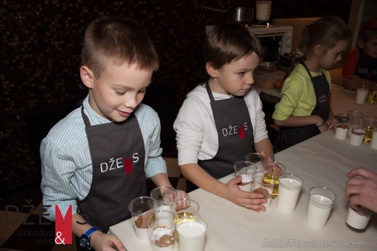 Katru otro sestdienu no pulksten 16.00 līdz 18.00 Rīgas restorānā Džems norisinās jautrā bērnu pavārskola. Vairāk informācijas interneta vietnē www.dz 109283