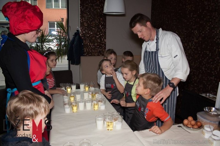 Katru otro sestdienu no pulksten 16.00 līdz 18.00 Rīgas restorānā Džems norisinās jautrā bērnu pavārskola. Vairāk informācijas interneta vietnē www.dz 109290