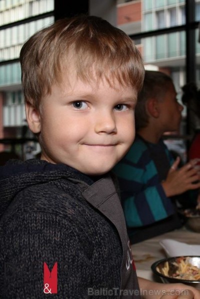 Katru otro sestdienu no pulksten 16.00 līdz 18.00 Rīgas restorānā Džems norisinās jautrā bērnu pavārskola. Vairāk informācijas interneta vietnē www.dz 109292
