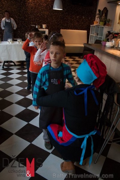 Katru otro sestdienu no pulksten 16.00 līdz 18.00 Rīgas restorānā Džems norisinās jautrā bērnu pavārskola. Vairāk informācijas interneta vietnē www.dz 109295