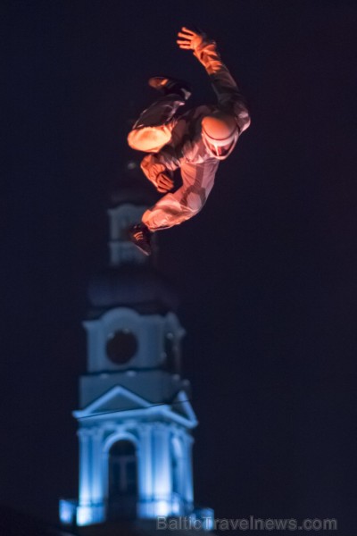 AERODIUM ar iespaidīgu uzvedumu atklāj gaismas festivālu Staro Rīga 109469