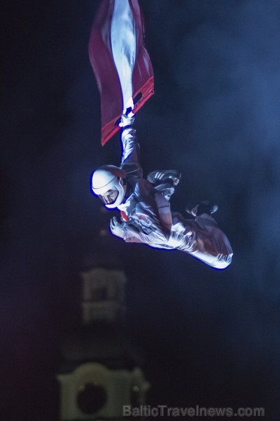 AERODIUM ar iespaidīgu uzvedumu atklāj gaismas festivālu Staro Rīga 109474