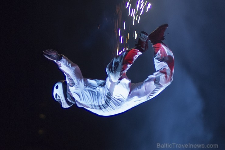 AERODIUM ar iespaidīgu uzvedumu atklāj gaismas festivālu Staro Rīga 109476