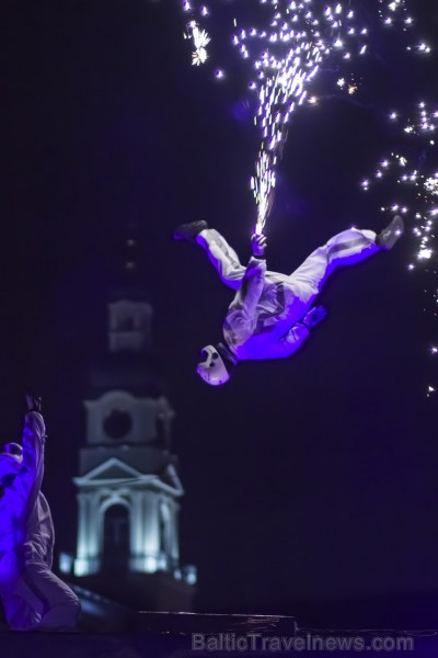 AERODIUM ar iespaidīgu uzvedumu atklāj gaismas festivālu Staro Rīga 109477