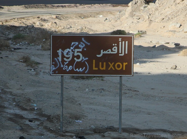 Ceļš no Hurgadas uz Luksoru tiek būvēts par labu tūristiem. Vairāk par ceļojumiem uz Ēģipti - www.goadventure.lv 109563