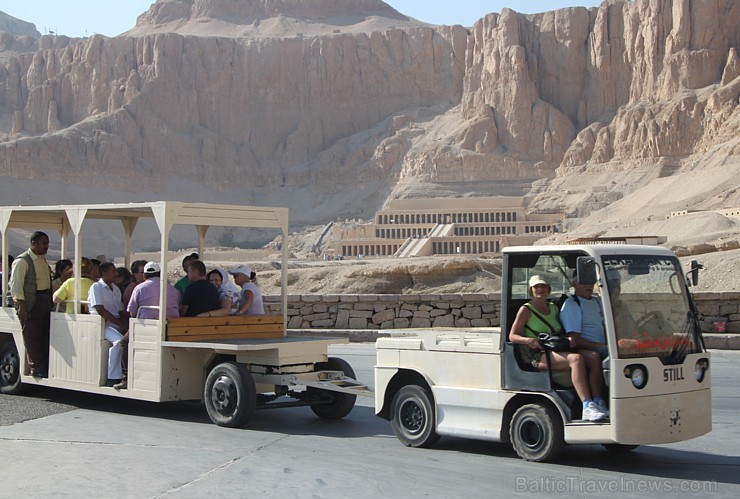 Travelnews.lv apmeklē valdnieces Hatšepsutas templi Luksorā. Vairāk informācijas par ceļojumiem uz Ēģipti - www.GoAdventure.lv 109688