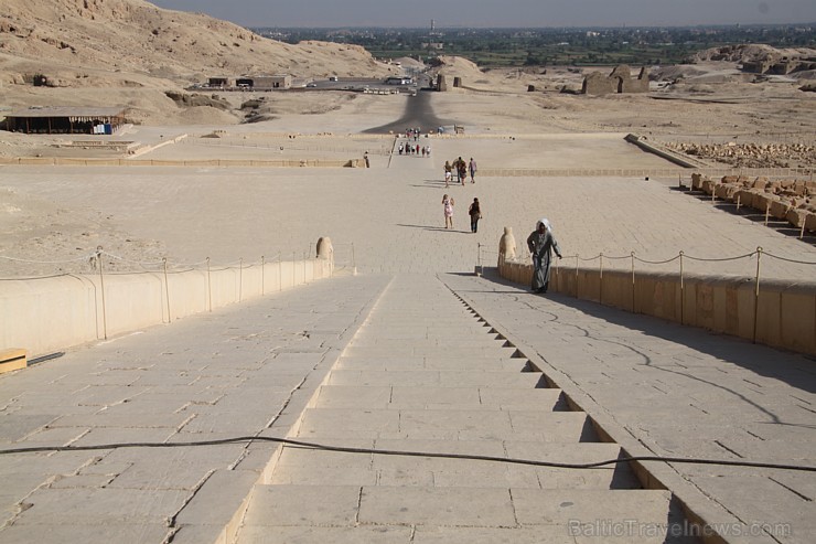 Travelnews.lv apmeklē valdnieces Hatšepsutas templi Luksorā. Vairāk informācijas par ceļojumiem uz Ēģipti - www.GoAdventure.lv 109711