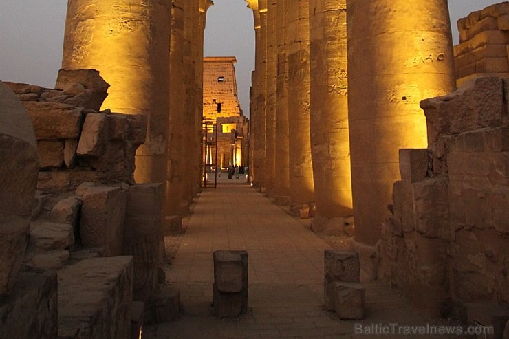 Travelnews.lv apmeklē Karnakas templi Luksorā. Vairāk informācijas par ceļojumiem uz Ēģipti - www.goadventure.lv 109984