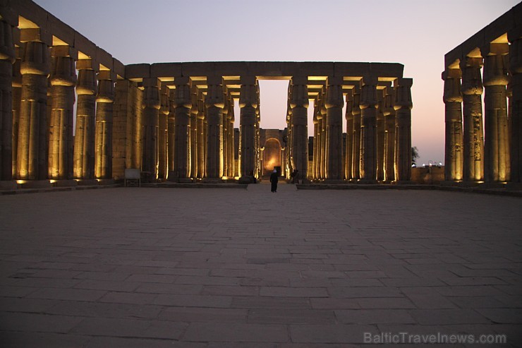 Travelnews.lv apmeklē Karnakas templi Luksorā. Vairāk informācijas par ceļojumiem uz Ēģipti - www.goadventure.lv 109986
