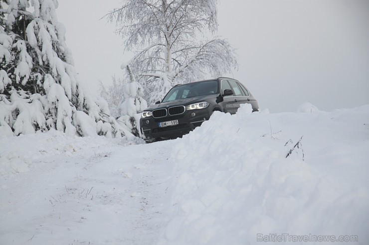 Travelnews.lv dodas dienas ceļojumā ar jauno BMW X5 3.0d 110893