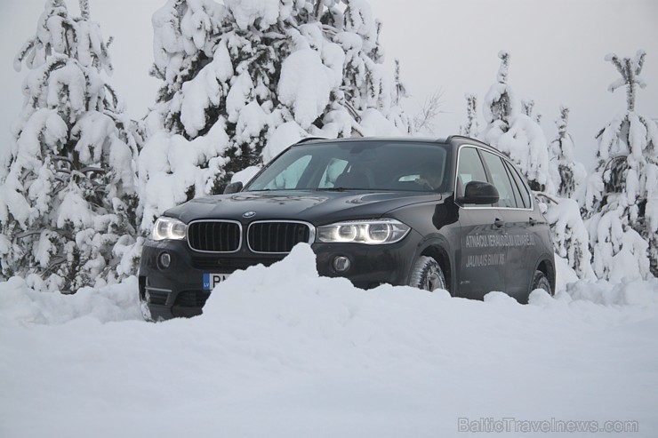 Travelnews.lv dodas dienas ceļojumā ar jauno BMW X5 3.0d 110896