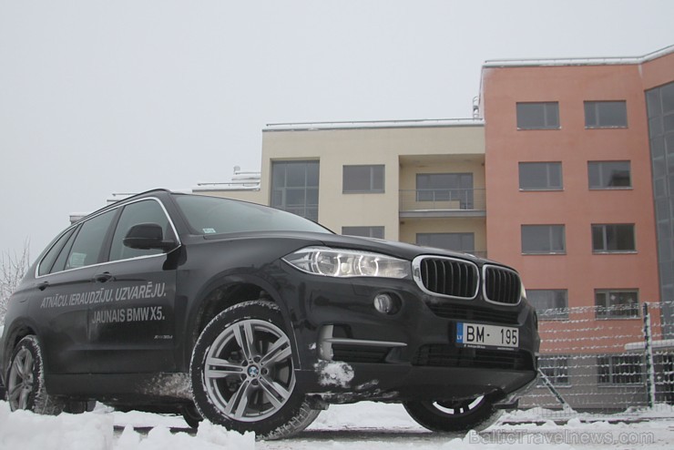 Travelnews.lv dodas dienas ceļojumā ar jauno BMW X5 3.0d 110900