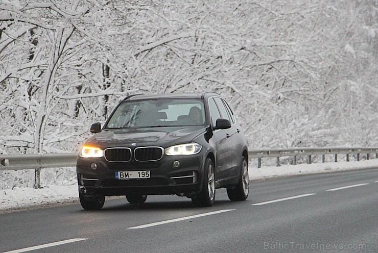 Travelnews.lv dodas dienas ceļojumā ar jauno BMW X5 3.0d 110904