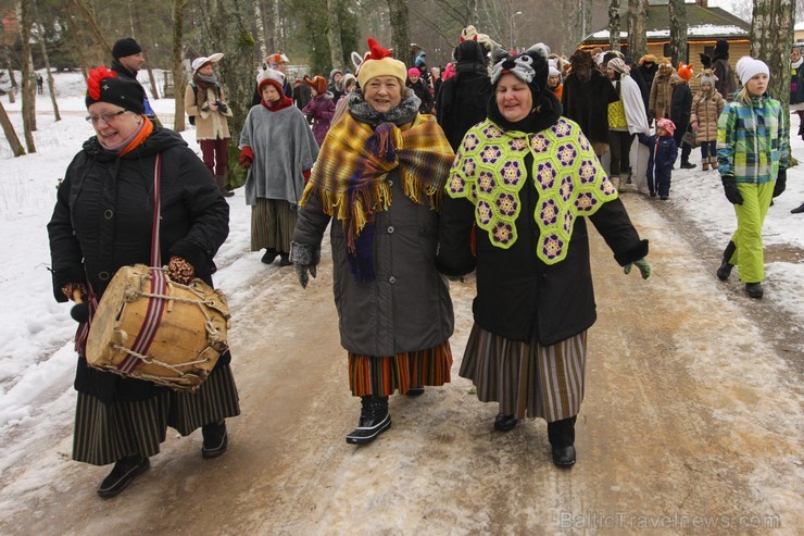 Brīvdabas muzejā svin ziemas saulgriežus 111088