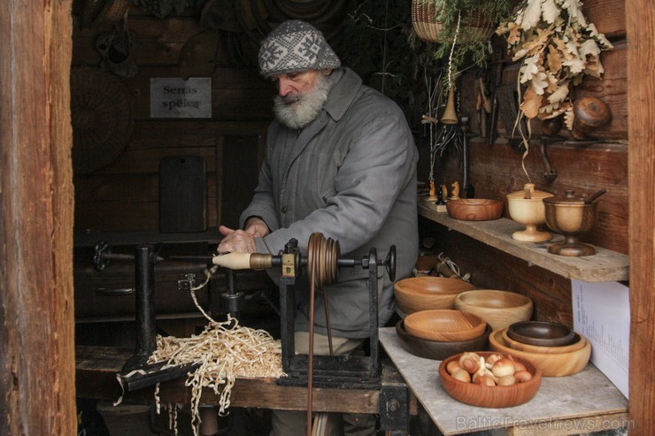 Brīvdabas muzejā svin ziemas saulgriežus 111099