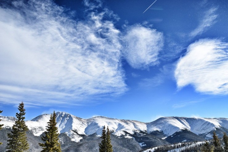 Kolorado Winter Park kūrorts sastāv no trīs savstarpēji savienotām kalnu virsotnēm : Winter Park, Mary Jane, and Vasquez Ridge 113094