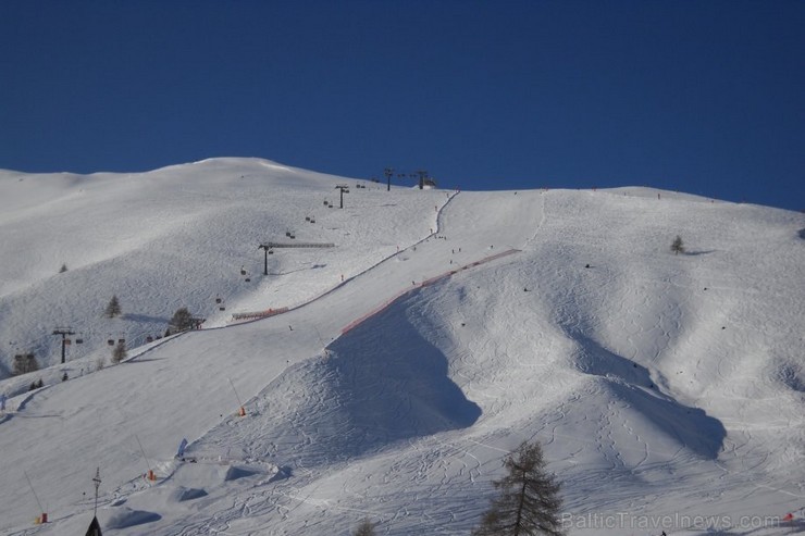 Val di Fassa kūrorts ietver vairākus mazus kūrortciematiņus - Kampitello, Kanaceja, Macina, Moena, Poca, Vigo un Soraga. 113136