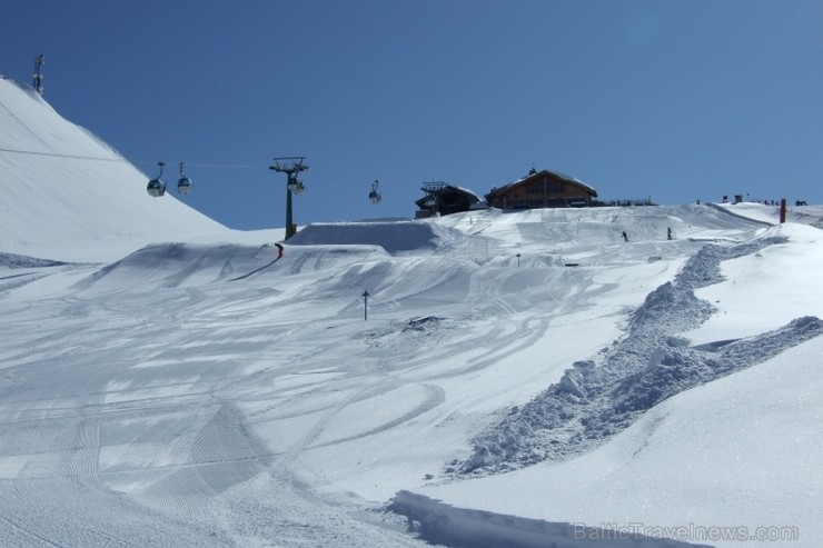 Madonna di Campiglio kūrorts atrodas Itālijas Ziemeļos starp Brenta Dolomītu Alpiem un Adamello-Presanella Glacieriem. 113148