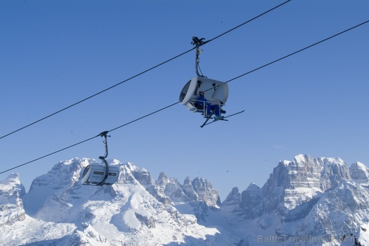 Madonna di Campiglio kūrorts atrodas Itālijas Ziemeļos starp Brenta Dolomītu Alpiem un Adamello-Presanella Glacieriem. 113151