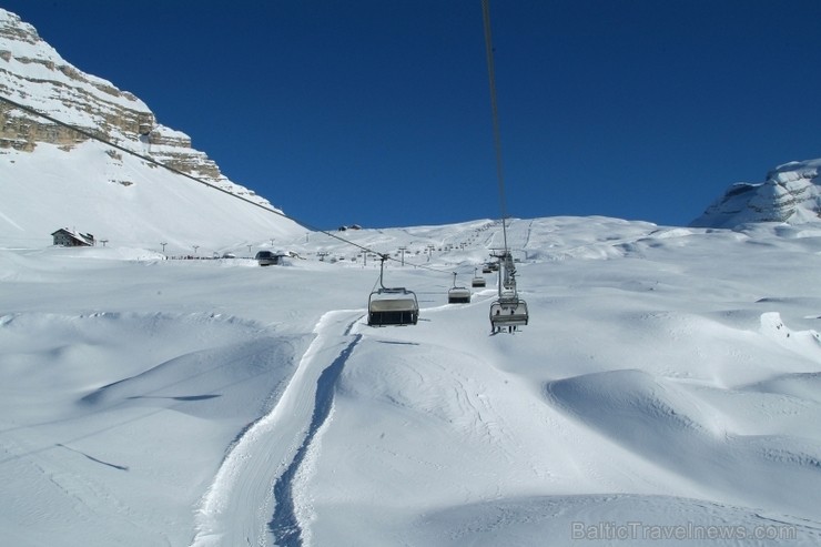 Madonna di Campiglio kūrorts atrodas Itālijas Ziemeļos starp Brenta Dolomītu Alpiem un Adamello-Presanella Glacieriem. 113154