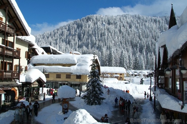 Madonna di Campiglio kūrorts atrodas Itālijas Ziemeļos starp Brenta Dolomītu Alpiem un Adamello-Presanella Glacieriem. 113157