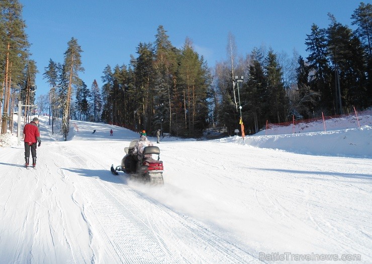 26.01.2014 Riekstukalna apmeklētājus sals nebiedēja. Par spīti lielajam aukstumam ziemas priekus baudīja gan mazi, gan lieli 113328