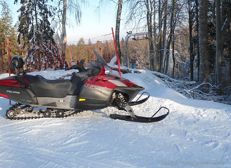 26.01.2014 Riekstukalna apmeklētājus sals nebiedēja. Par spīti lielajam aukstumam ziemas priekus baudīja gan mazi, gan lieli 113332