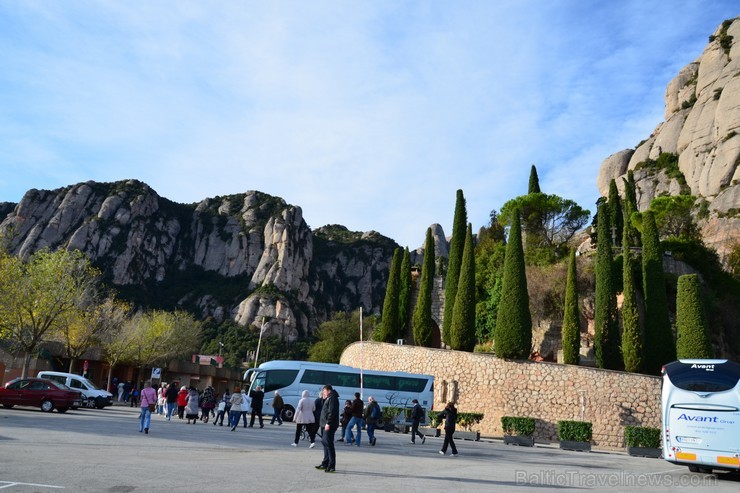 Pie Katalonijas svētākās vietas - Montserrata klostera. Nesezonā piekļūt ir viegli, tūristu baru šoreiz nav. Vairāk informācijas www.remirotravel.lv 115131