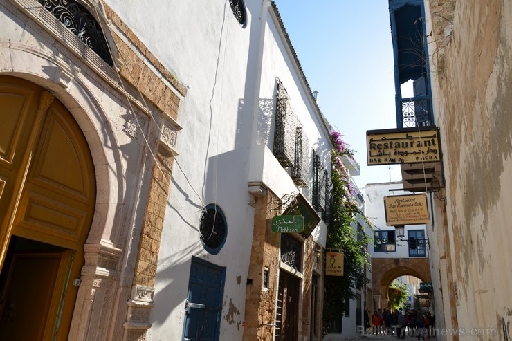 Vecpilsētas šaurās ieliņas. Medina, Tunisijas sirds un UNESCO pasaules kultūras mantojuma piemineklis. Vairāk informācijas www.remirotravel.lv 115172