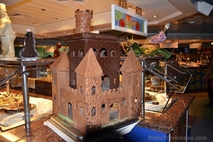 Šokolādes kūkas uz kruīza kuģa - viss jau iekļauts cenā. www.remirotravel.lv 115213