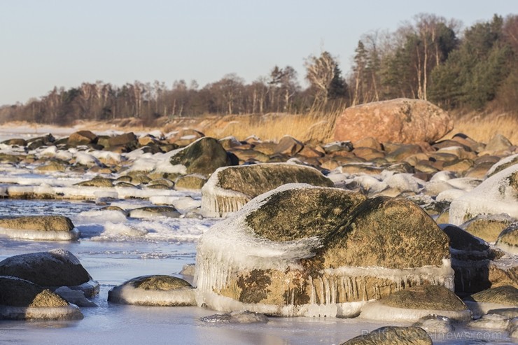 Katru ziemu Tūjas pludmale pārvēršas par dabas radītu mākslas darbu 115304