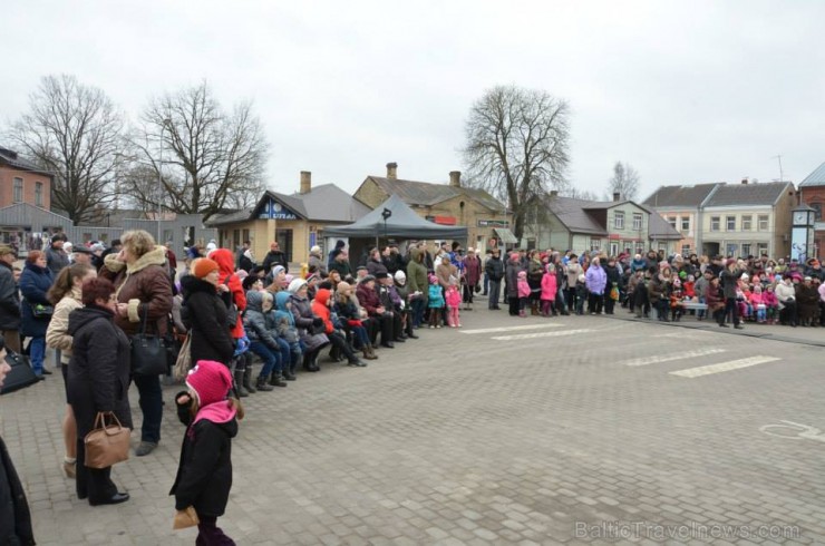 Jēkabpilī 1.martā Vecpilsētas laukumā notikusi Ziemas pavadīšana un Pavasara sagaidīšana jeb Masļeņicas svinēšana, ko ik gadu organizē Jēkabpils kriev 115637