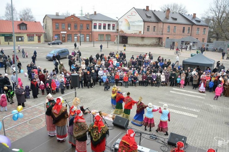 Jēkabpilī 1.martā Vecpilsētas laukumā notikusi Ziemas pavadīšana un Pavasara sagaidīšana jeb Masļeņicas svinēšana, ko ik gadu organizē Jēkabpils kriev 115638