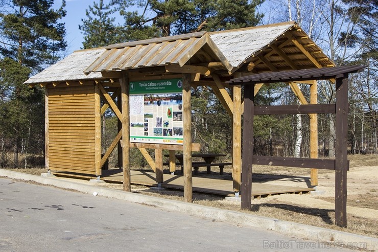 Skatu tornis Kristakrūgā ļauj pārlūkot Teiču dabas rezervātu jebkuram garāmbraucējam 117103