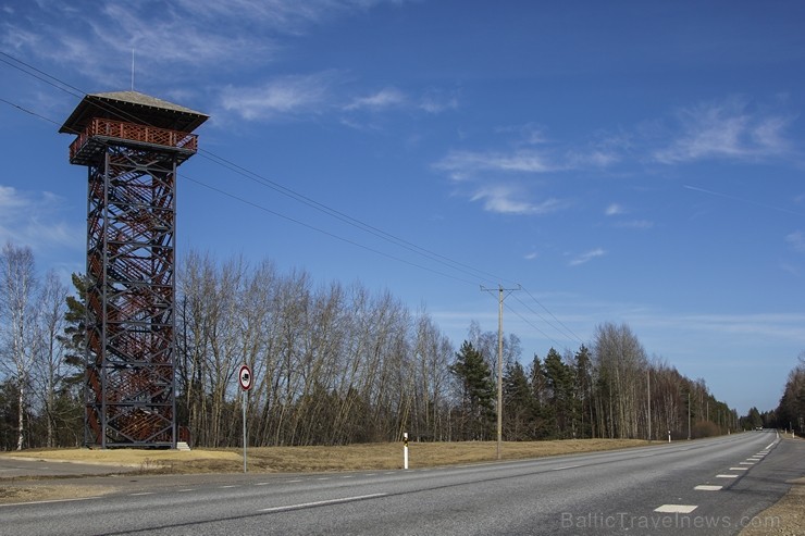 Skatu tornis Kristakrūgā ļauj pārlūkot Teiču dabas rezervātu jebkuram garāmbraucējam 117121