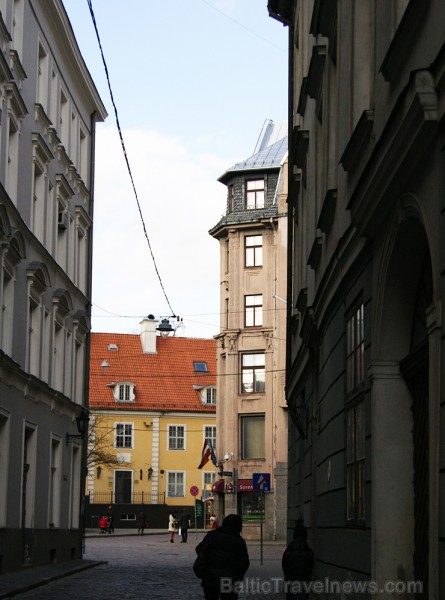 Siltais pavasara laiks ir kā radīts nesteidzīgai pastaigai pa Vecrīgu. Lai gan daudziem tā šķiet jau zināma, tomēr, iespējams, ar katru reizi var atkl 117512