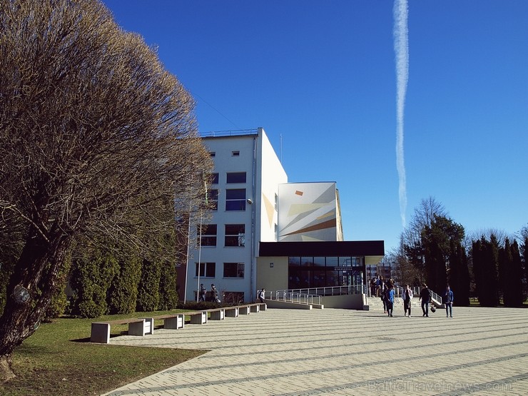 Aizkraukles novada ģimnāzija (senāk - Stučkas 2.vidusskola un  Aizkraukles 2.vidusskola). 2013.gadā skola atzīmēja 40 gadu jubileju. 117950