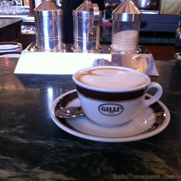 Rīta kafija ar šorīt gatavotu saldumiņu vēsturiskajā Florences BAR GILLI, kuras aizsākumi meklējami 1733. gadā. Vairāk info www.ratravel.lv 118245