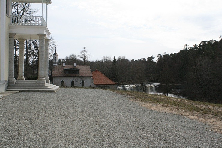 Igaunijā šajā vasarā apmeklētājiem tiks atvērta rekonstruētā Keilas muiža ar nosaukumu Schloss Fall. Tajā atradīsies viesnīca, restorāns un muzejs. In 121294