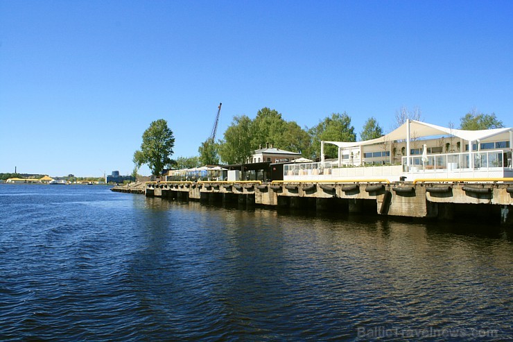 Gourmet Tour piedāvā izbraucienus ar jahtu pa maršrutiem no Rīgas uz Jūrmalu, Kuivižiem, Mērsragu, Roņu salu vai pa Daugavu uz Rīgas jūras līci un atp 121596