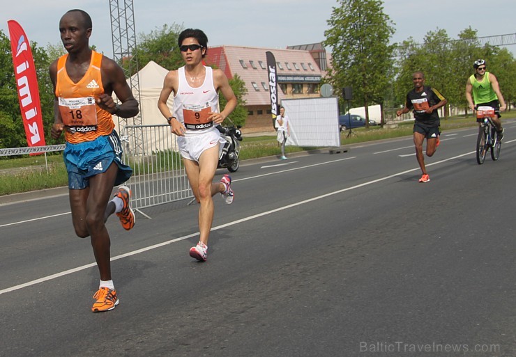 Pirmās bildes no «Nordea Rīgas maratons 2014» ar ātrākajiem skrējējiem 121846