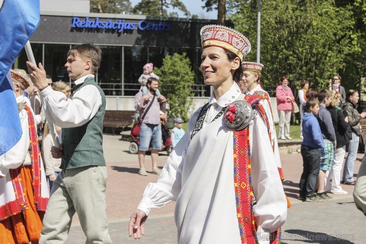 Jūrmalas vasaras kūrortsezonas atklāšanas svētku gājienā piedālās vairāk kā 100 kolektīvu 122224