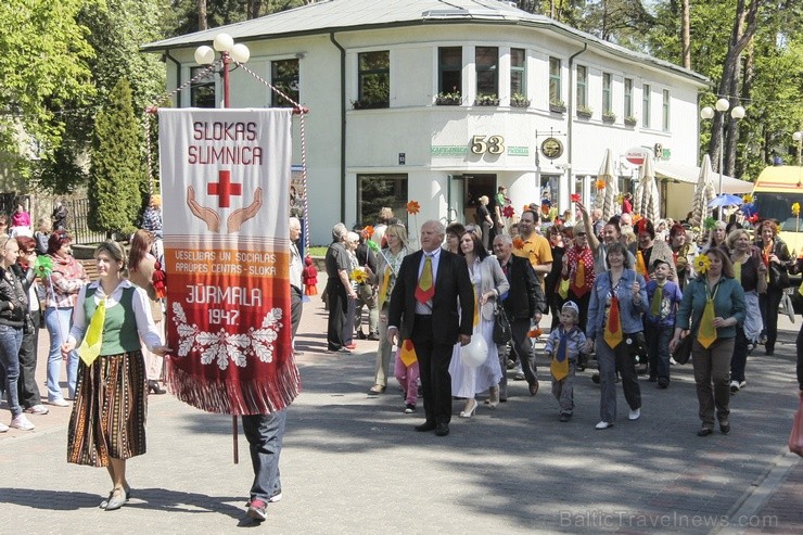 Jūrmalas vasaras kūrortsezonas atklāšanas svētku gājienā piedālās vairāk kā 100 kolektīvu 122245